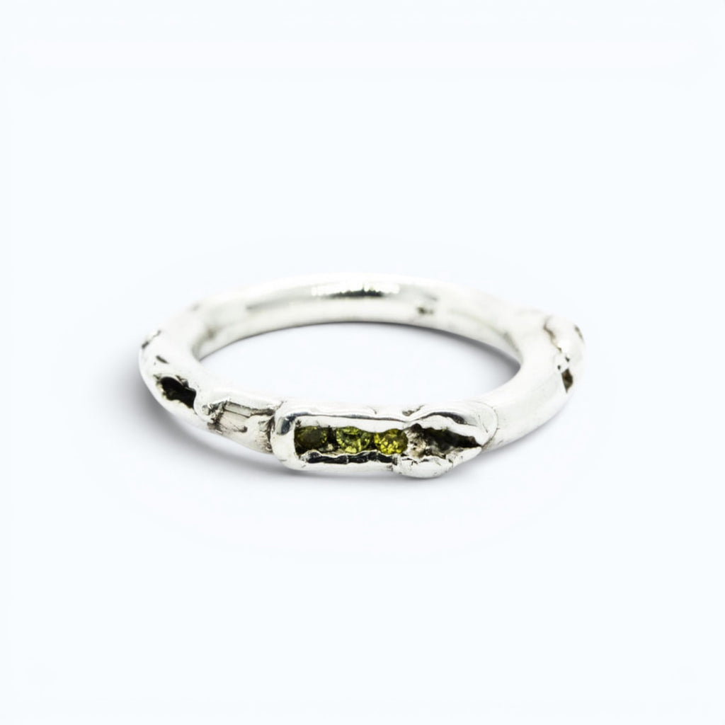 antre ring in silver with yellow sapphires, product image front view, INNAN Jewellery Berlin