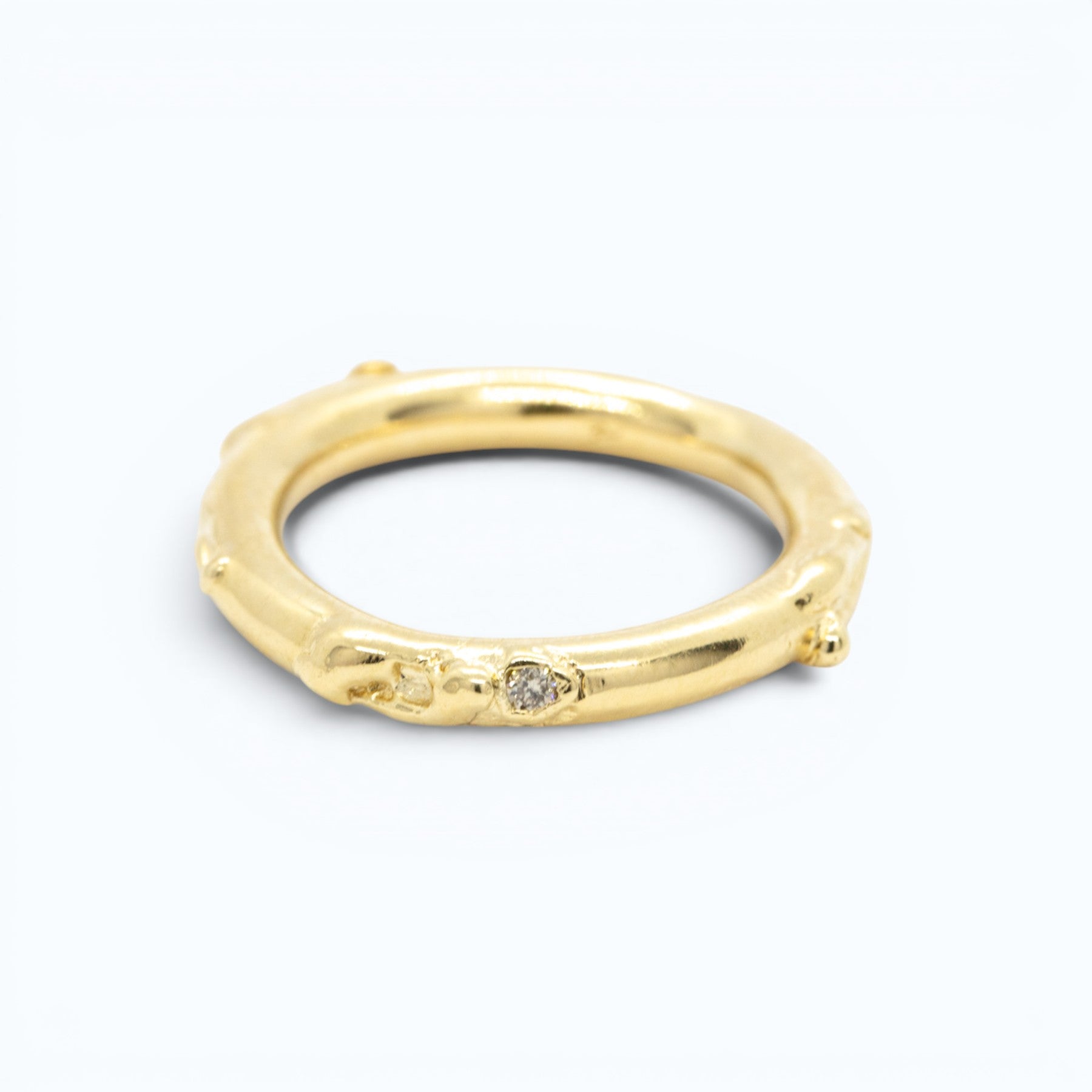 antre ring in yellow gold with champagne diamonds, product image side view, INNAN Jewellery Berlin