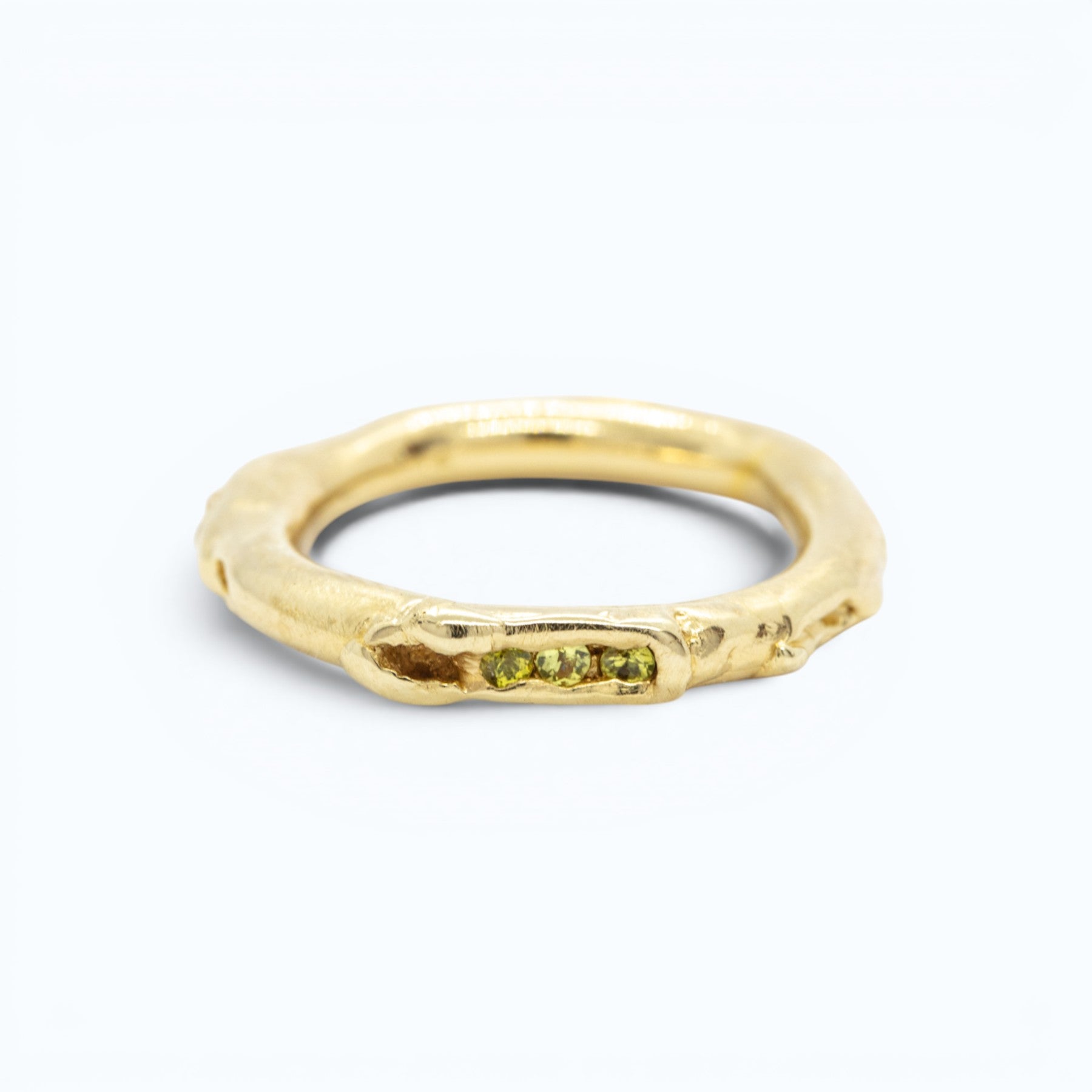antre ring in yellow gold with yellow sapphires, product image front view, INNAN Jewellery Berlin