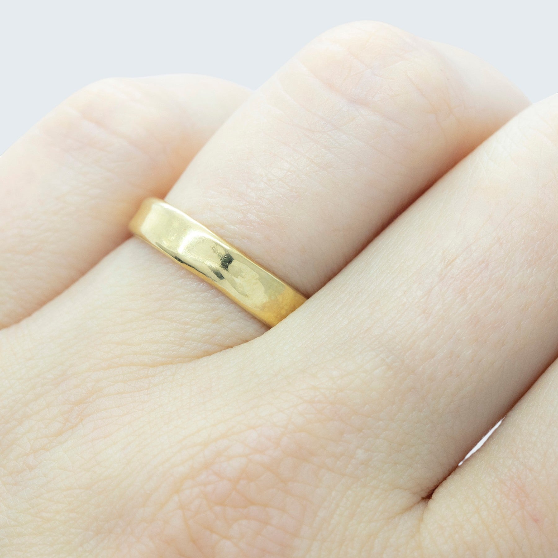 calliope wedding ring for her in yellow gold, product image front view, INNAN Jewellery Berlin