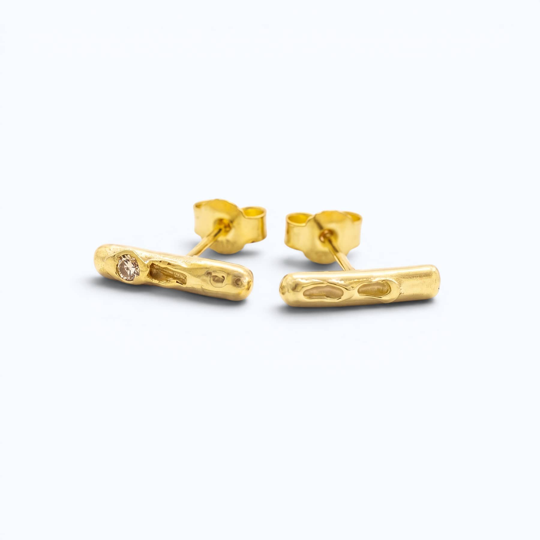 cenote bar earrings in silver with champagne diamond, product image, INNAN Jewellery Berlin