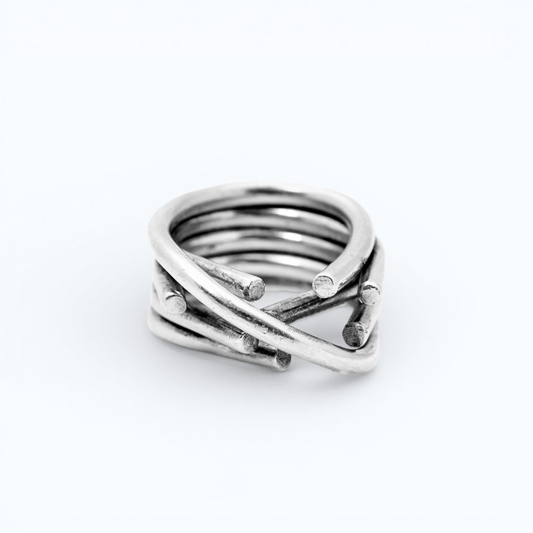 chaotic infinity ring in silver, product image front view, INNAN Jewellery Berlin