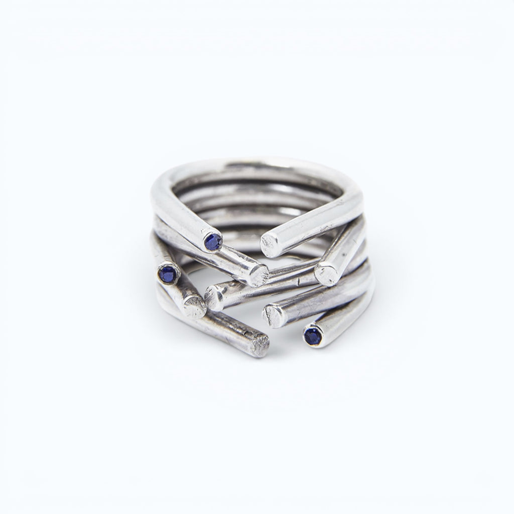 chaotic petite infinity ring in silver with blue sapphires, product image front view, INNAN Jewellery Berlin
