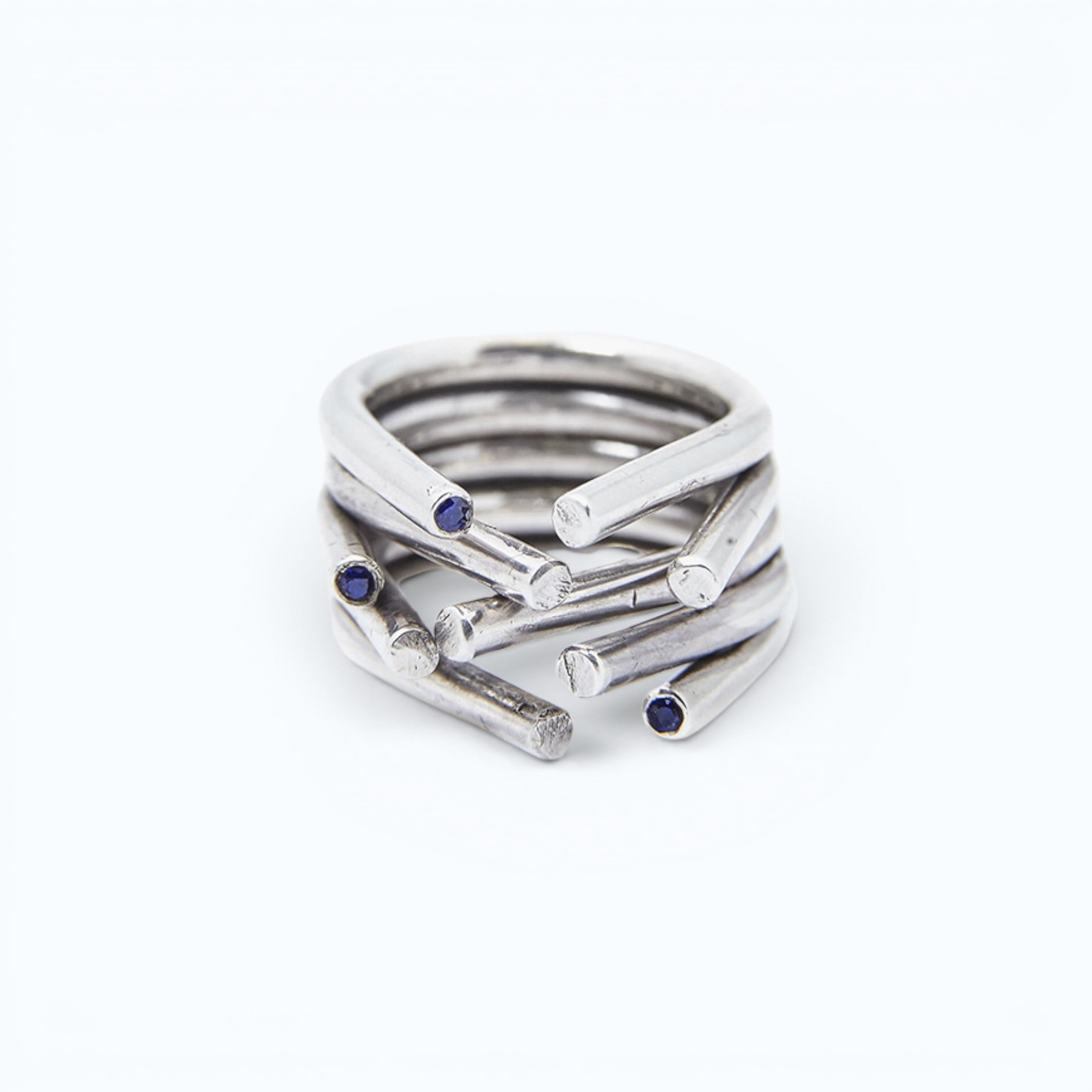 chaotic petite infinity ring in silver with blue sapphires, product image front view, INNAN Jewellery Berlin
