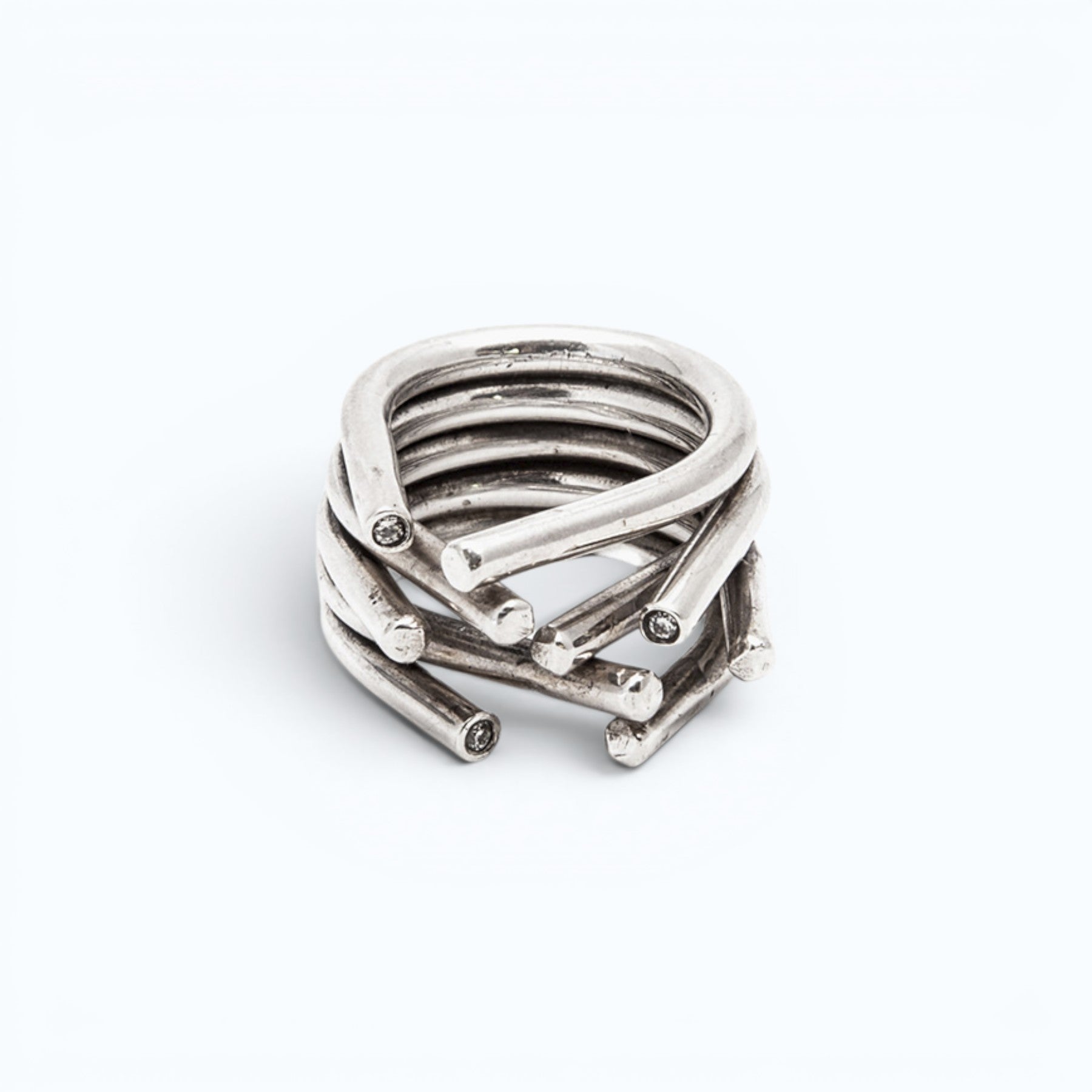 chaotic ring in silver with black diamonds, product image side view, INNAN Jewellery Berlin