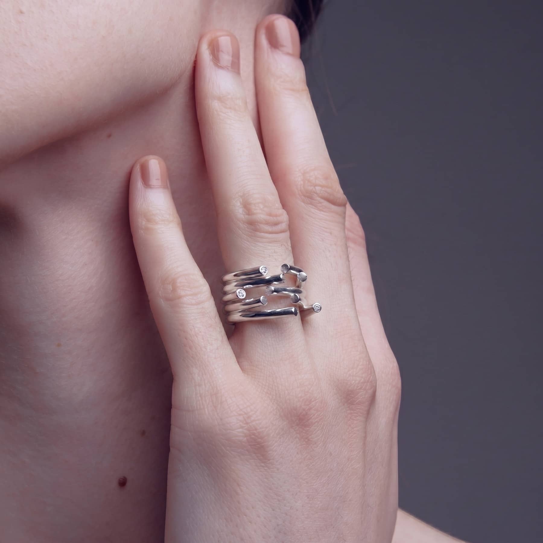 chaotic ring in silver with black diamonds, product image side view, INNAN Jewellery Berlin