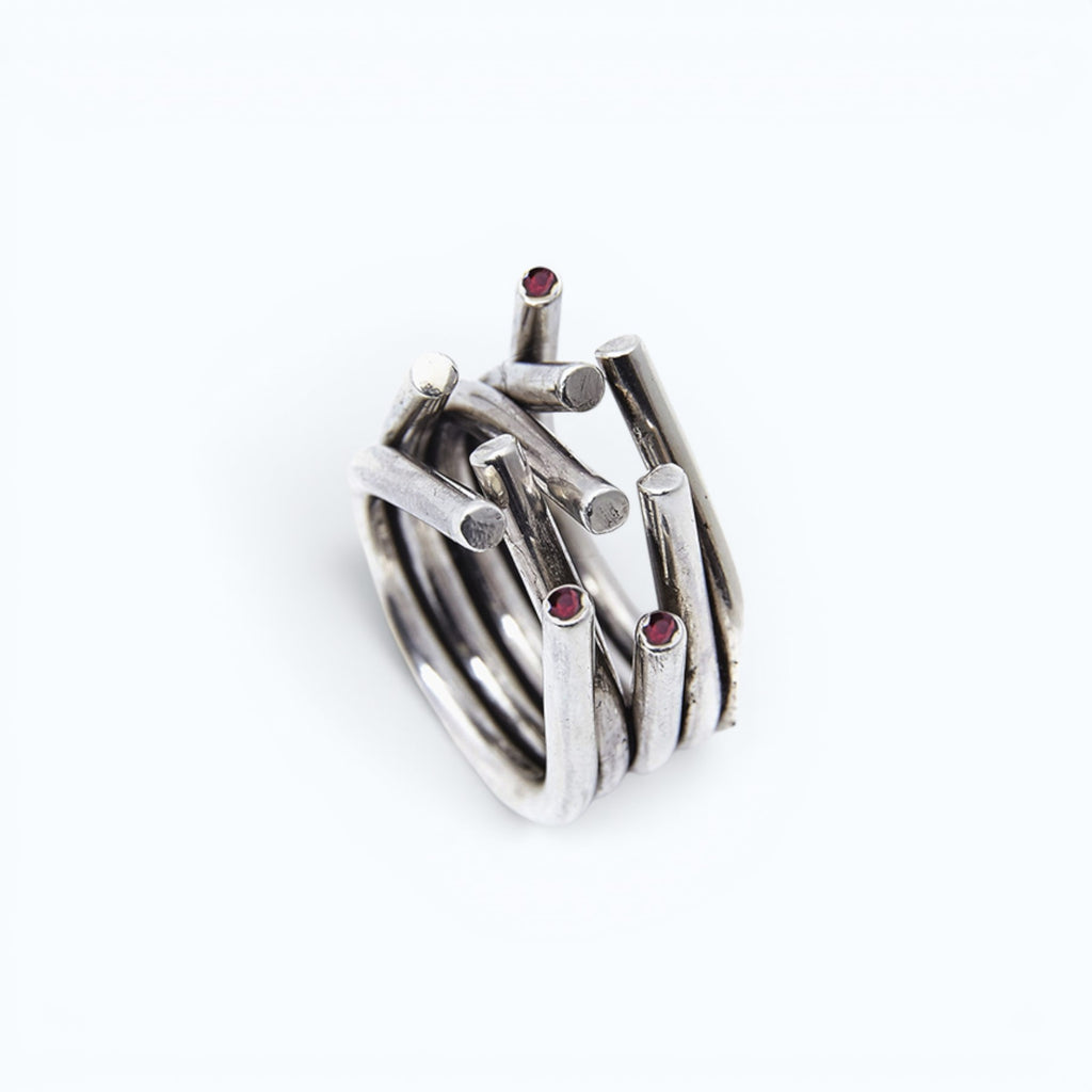 chaotic ring in silver with rubies, product image side view, INNAN Jewellery Berlin