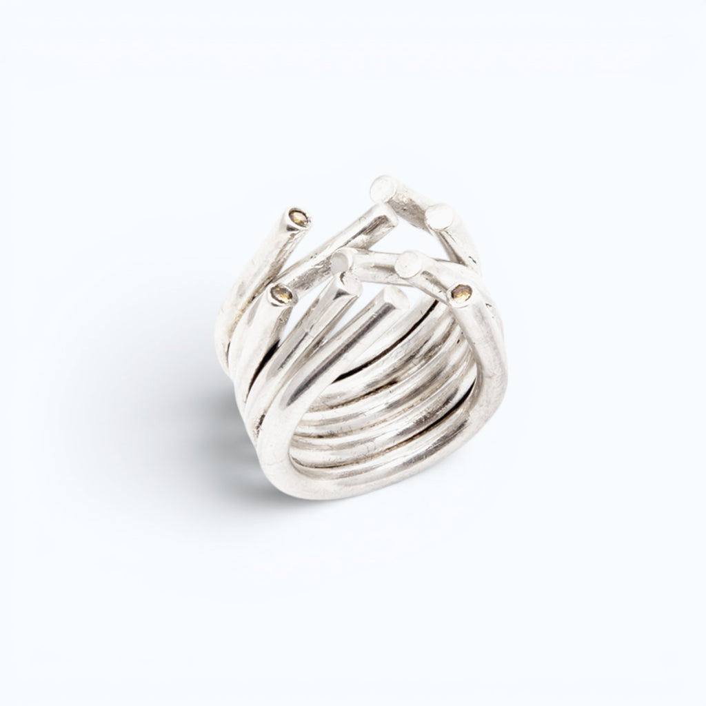 chaotic ring in silver with yellow sapphires, product image, INNAN Jewellery Berlin
