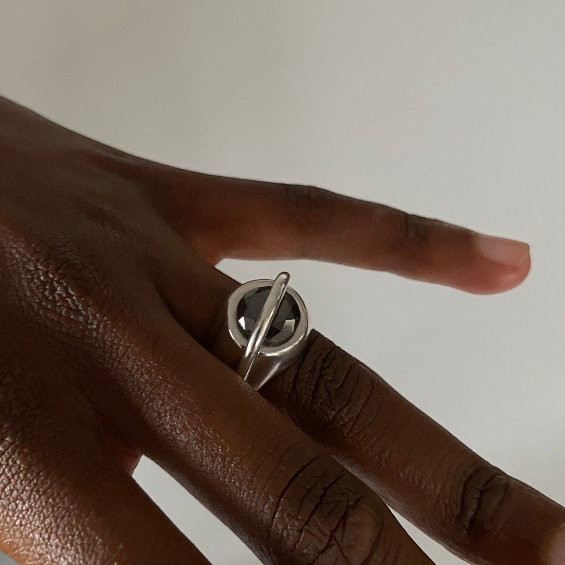 chaotic signet ring in silver with 3.47 ct deep mahogany diamond, product image vertical view, INNAN Jewellery Berlin
