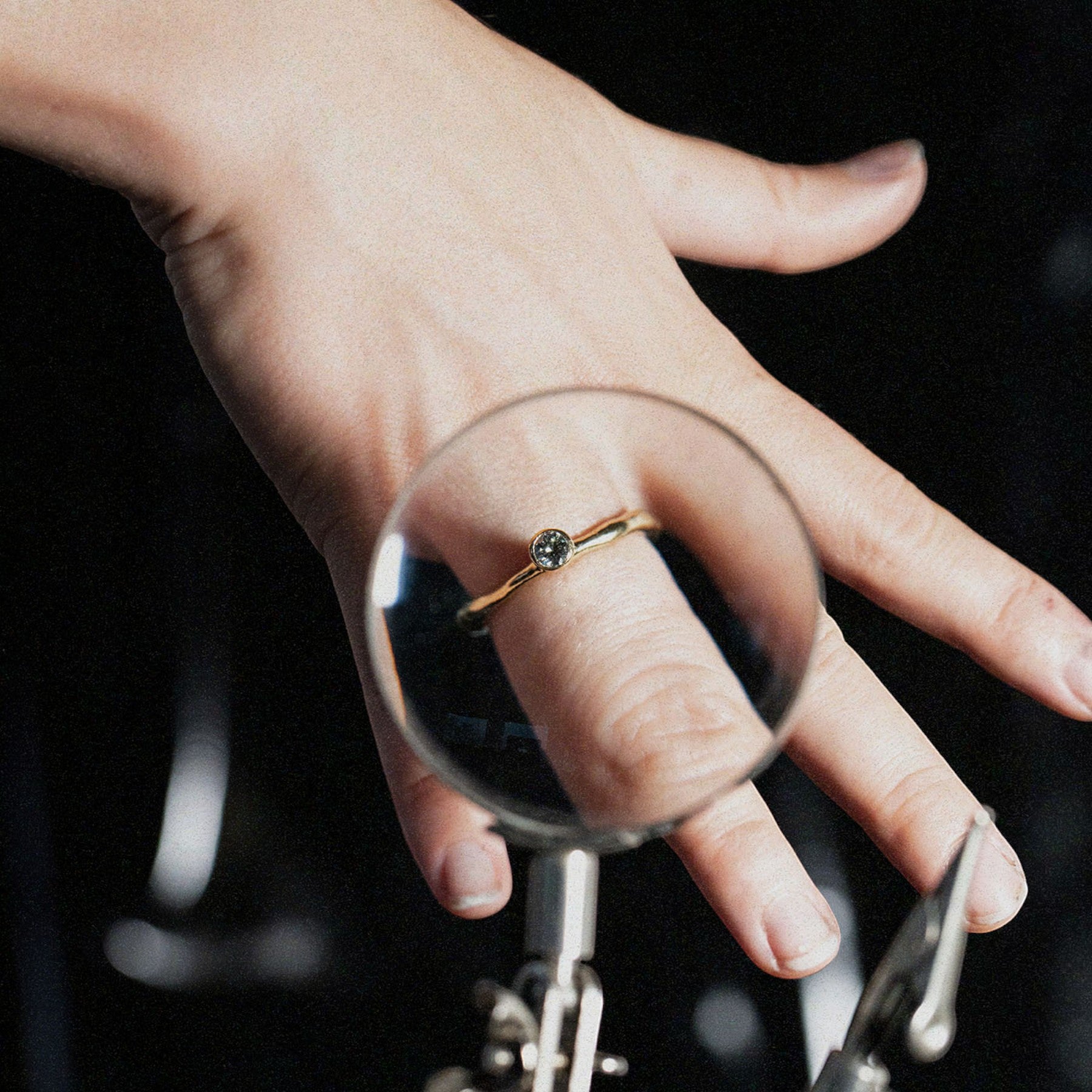 erato I engagement or anniversary ring in yellow gold with 0.26 ct grey diamond, product image front view, INNAN Jewellery Berlin