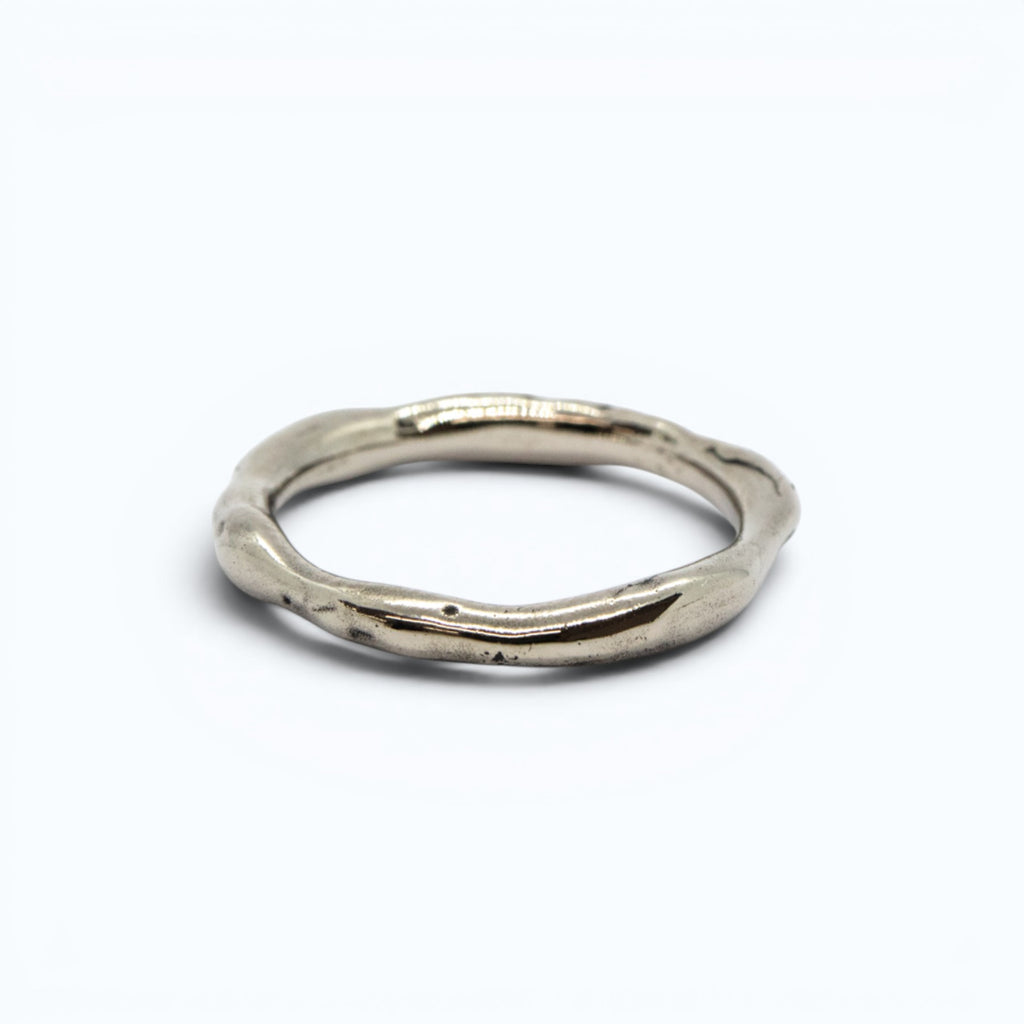 erato X wedding ring for him in white gold, product image front view, INNAN Jewellery Berlin