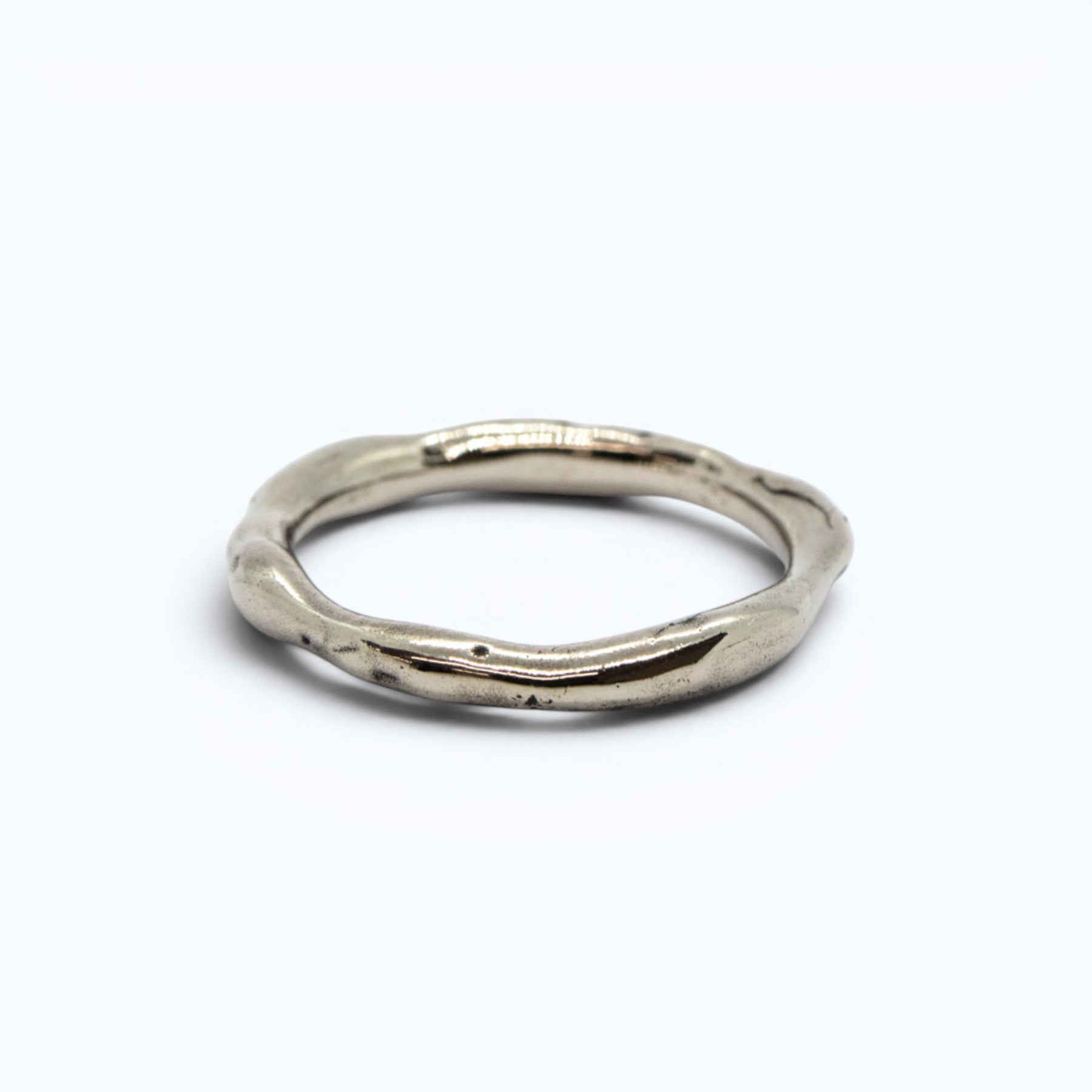 erato X wedding ring for him in white gold, product image front view, INNAN Jewellery Berlin