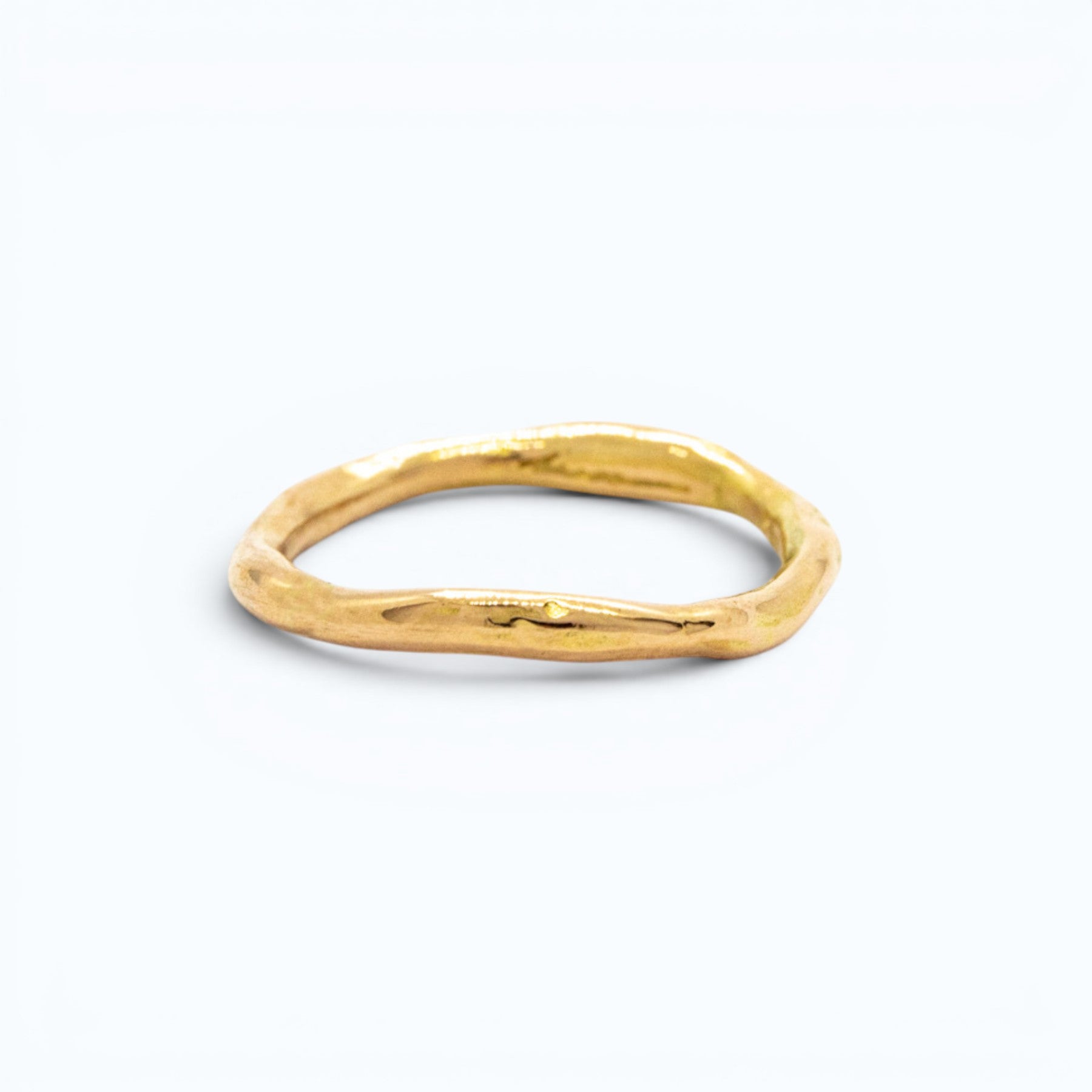 erato wedding ring for him in rose gold, product image front view, INNAN Jewellery Berlin