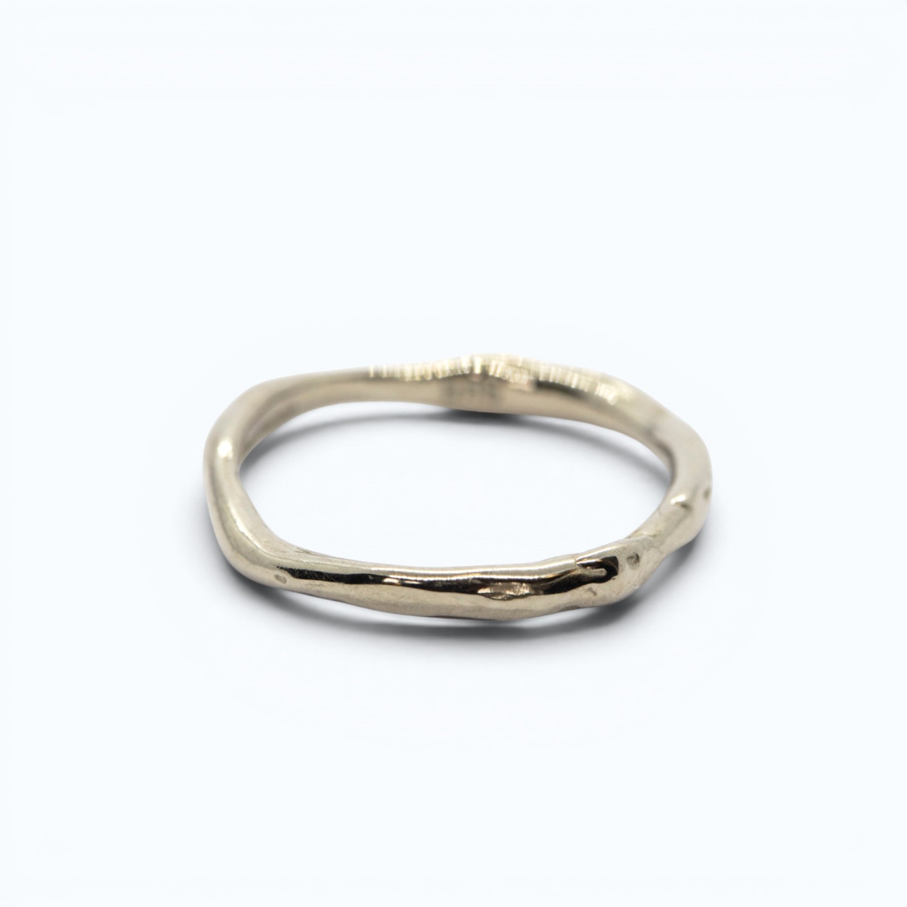 erato wedding ring for him in white gold, product image front view, INNAN Jewellery Berlin
