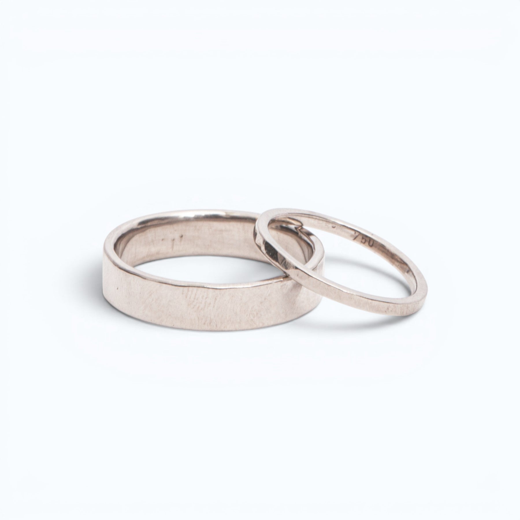 freya wedding ring for him in white gold, product image, INNAN Jewellery Berlin