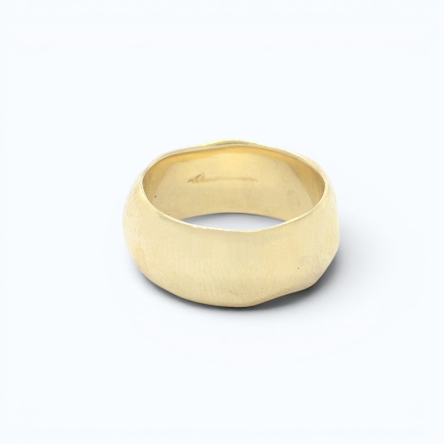 lada wedding ring for her in yellow gold, product image front view, INNAN Jewellery Berlin