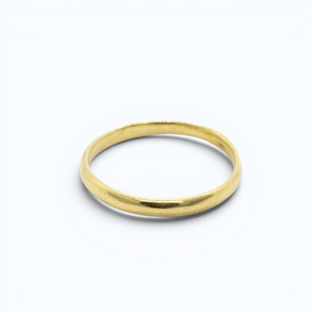 lea wedding ring for him in yellow gold, product image front view, INNAN Jewellery Berlin