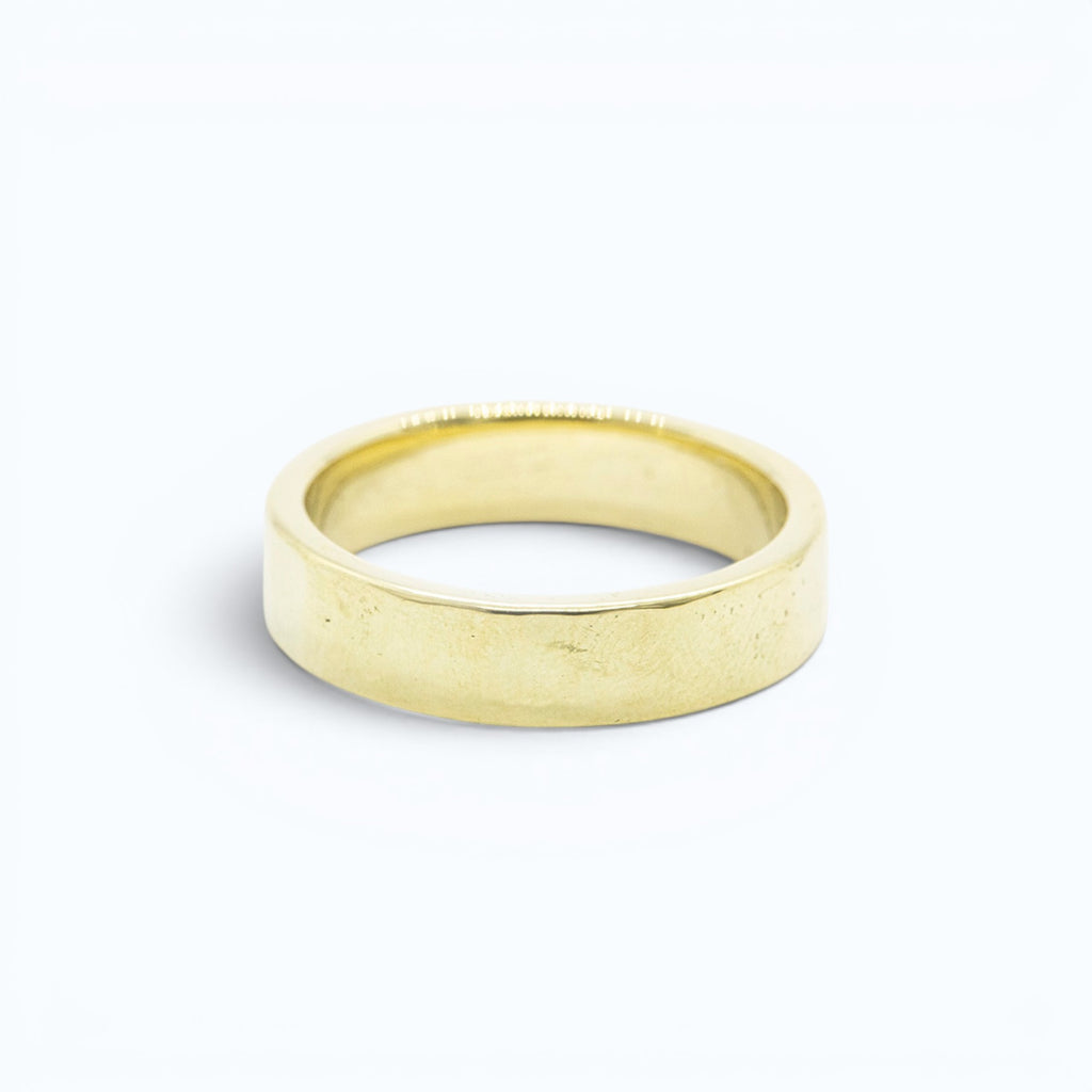 oshun wedding ring for him in yellow gold, product image, INNAN Jewellery Berlin