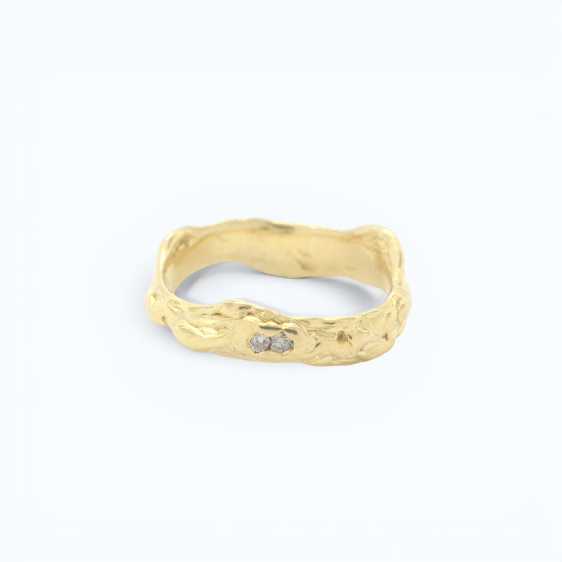 pele wedding ring for her in yellow gold with champagne diamonds, product image front view, INNAN Jewellery Berlin
