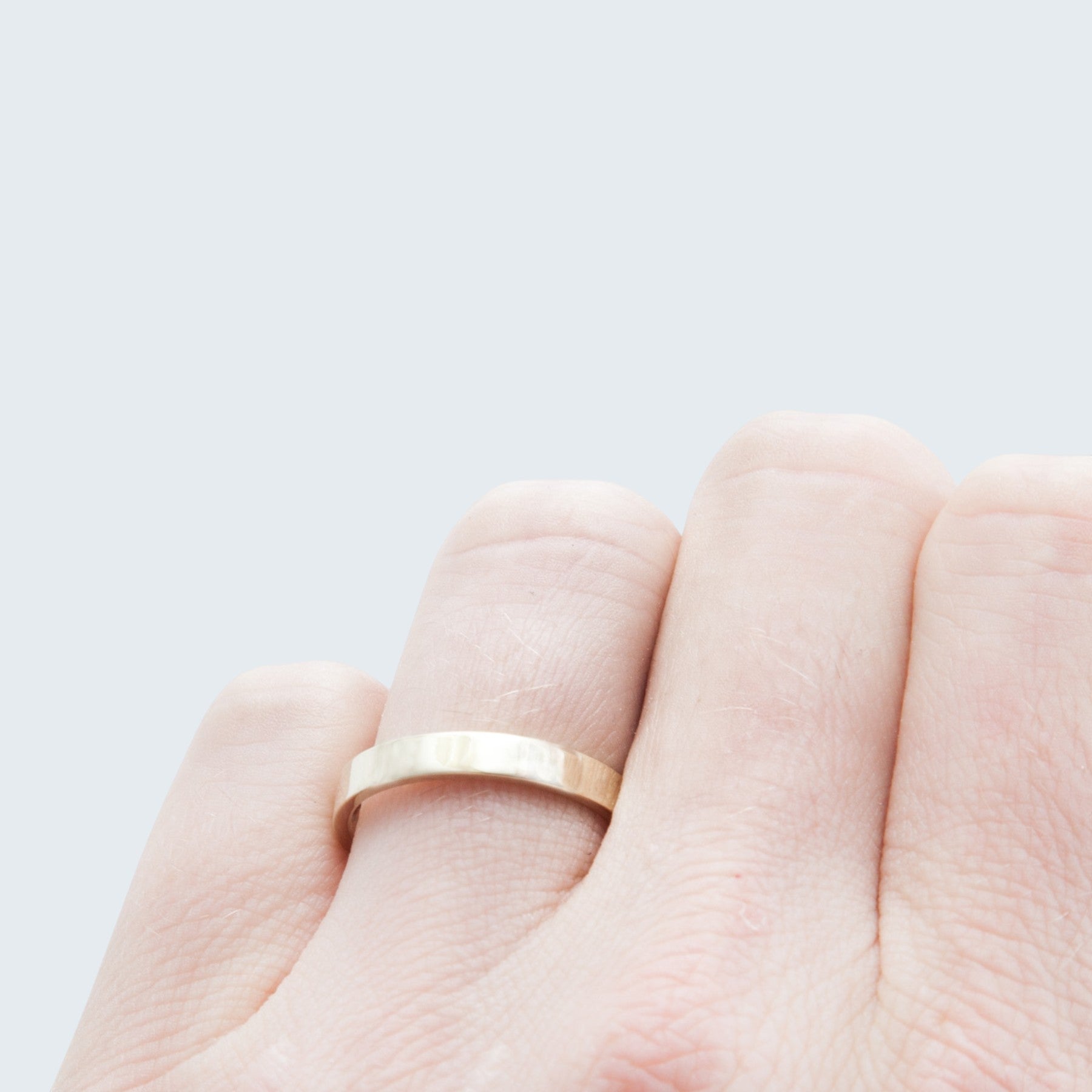 penelope wedding ring for him in yellow gold, product image, INNAN Jewellery Berlin