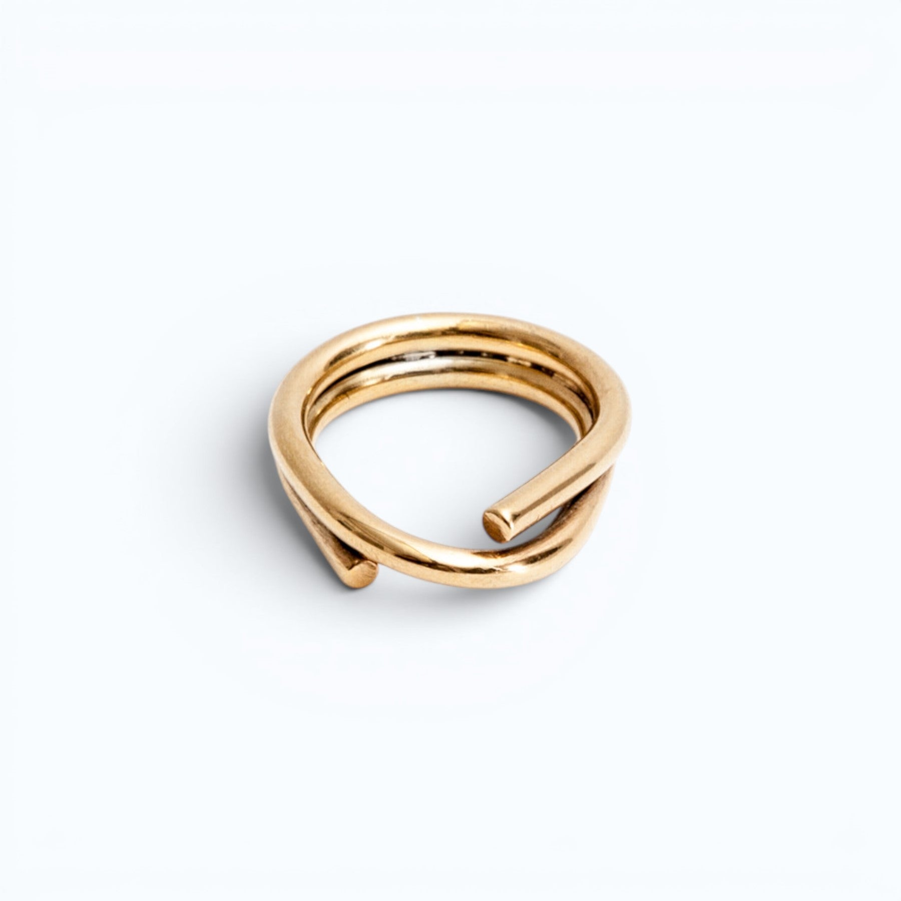 chaotic petite infinity ring in yellow gold, product image, INNAN Jewellery Berlin