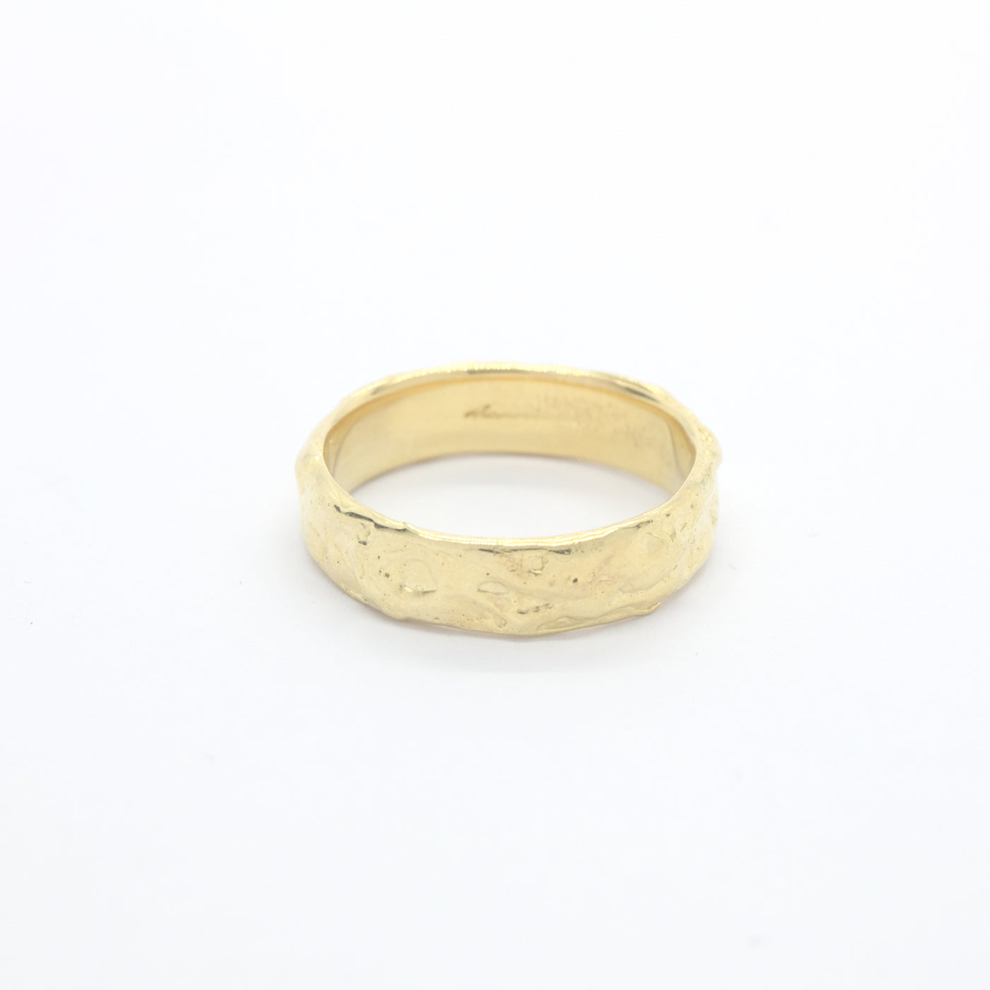 Ring Aine Wedding Band for Him 14ct or 18ct yellow gold product view innan jewellery independent atelier berlin
