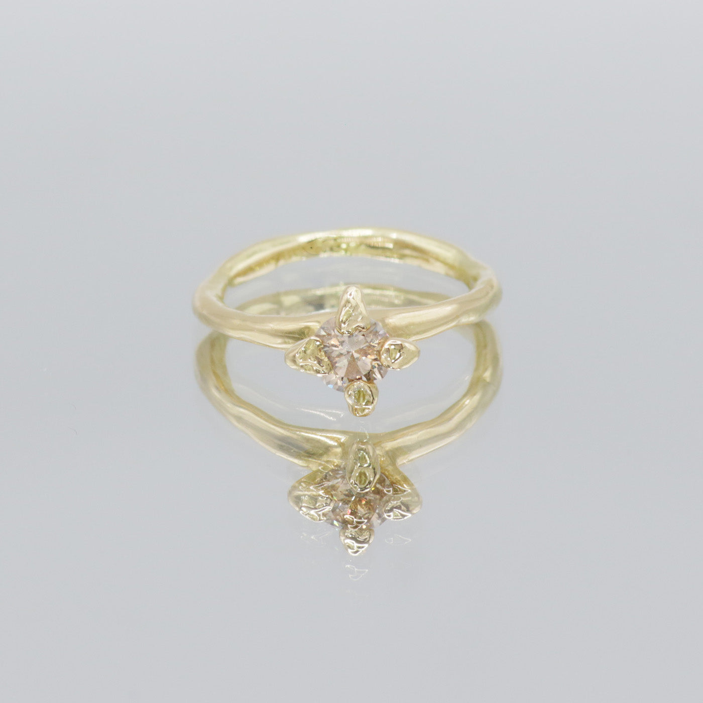 Anish | Engagement Ring in 18 ct Yellow Gold & 0,5 ct Champagne Diamond
