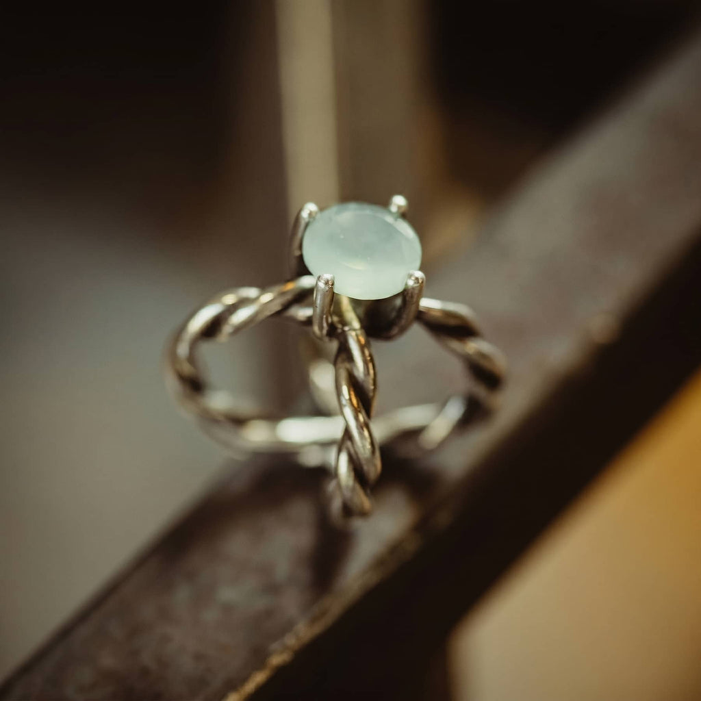 royal celeste universe ring in silver with blue chalcedony, artistic product shot, INNAN Jewellery Berlin