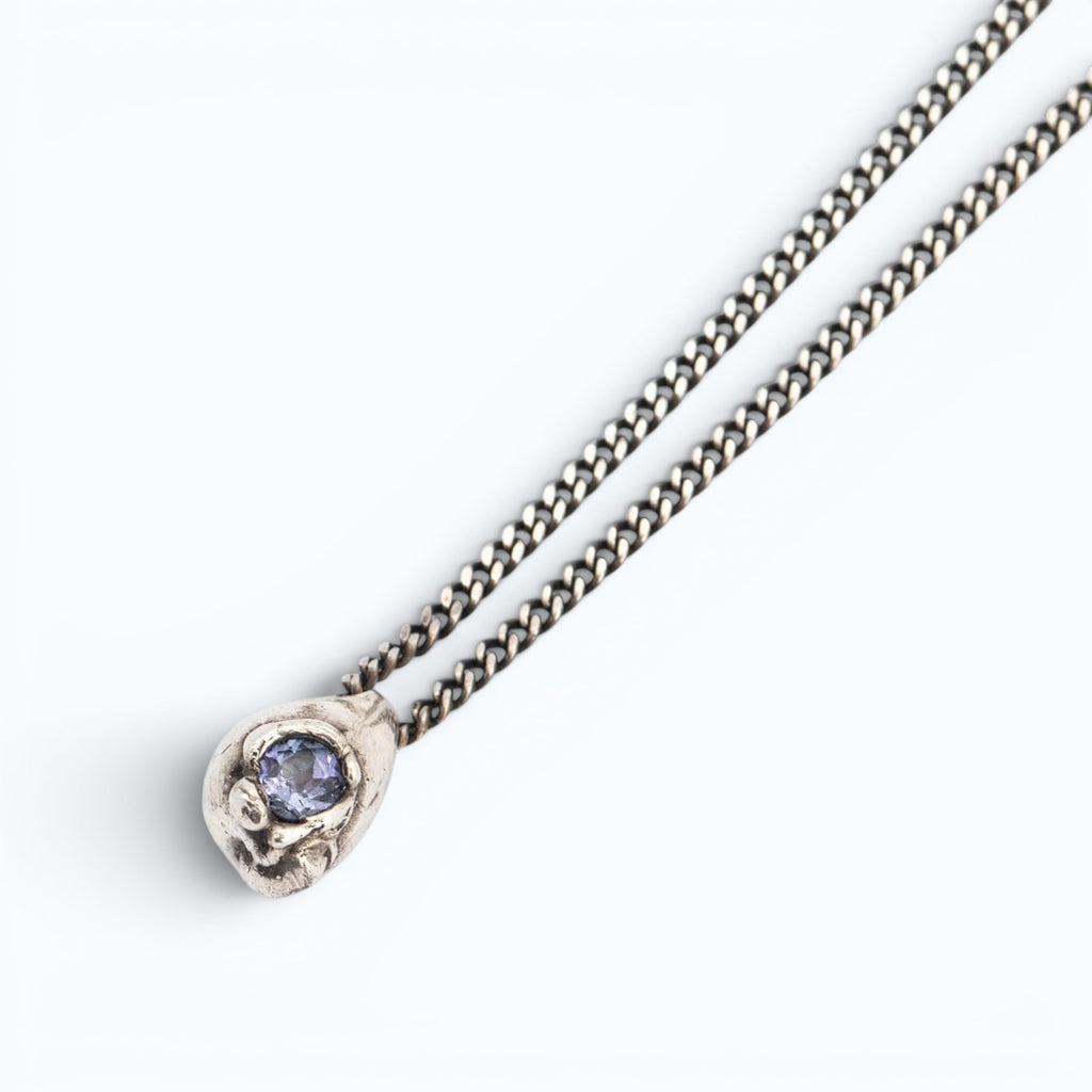 stilla pendant necklace in silver with lilac tanzanite, product image close-up, INNAN Jewellery Berlin