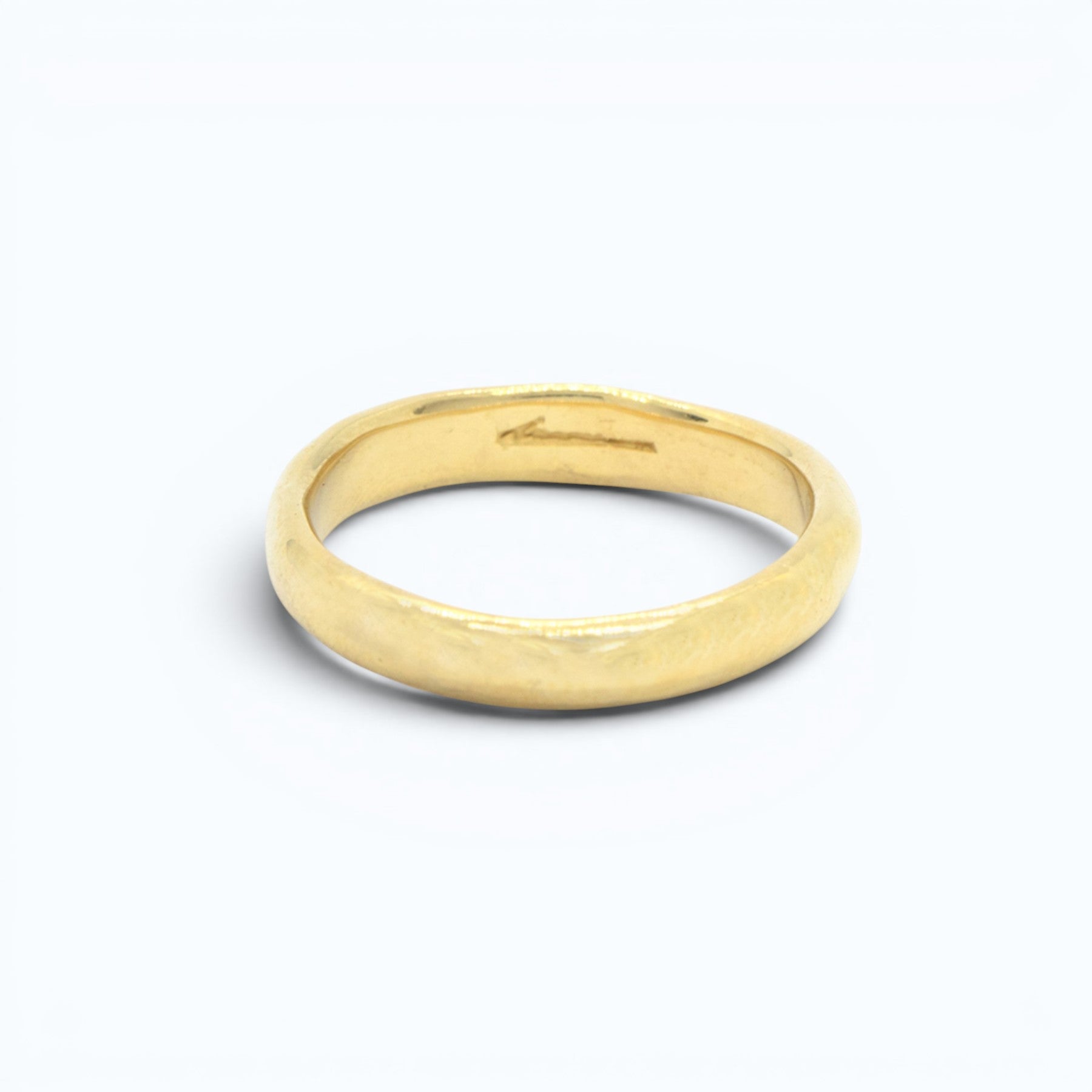 tara wedding ring for him in yellow gold, product image front view, INNAN Jewellery Berlin