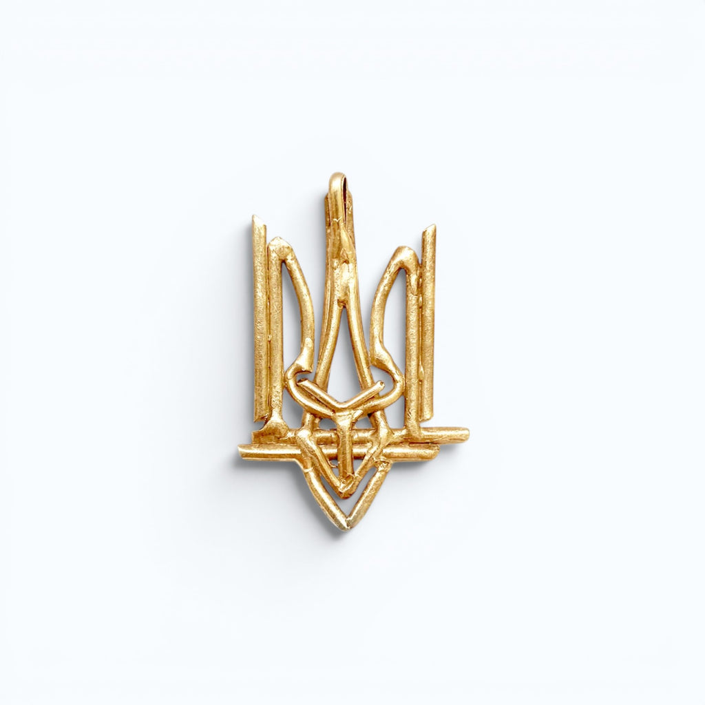 Ukrainian Trident (Tryzub) pendant in yellow gold, product image, INNAN Jewellery Berlin