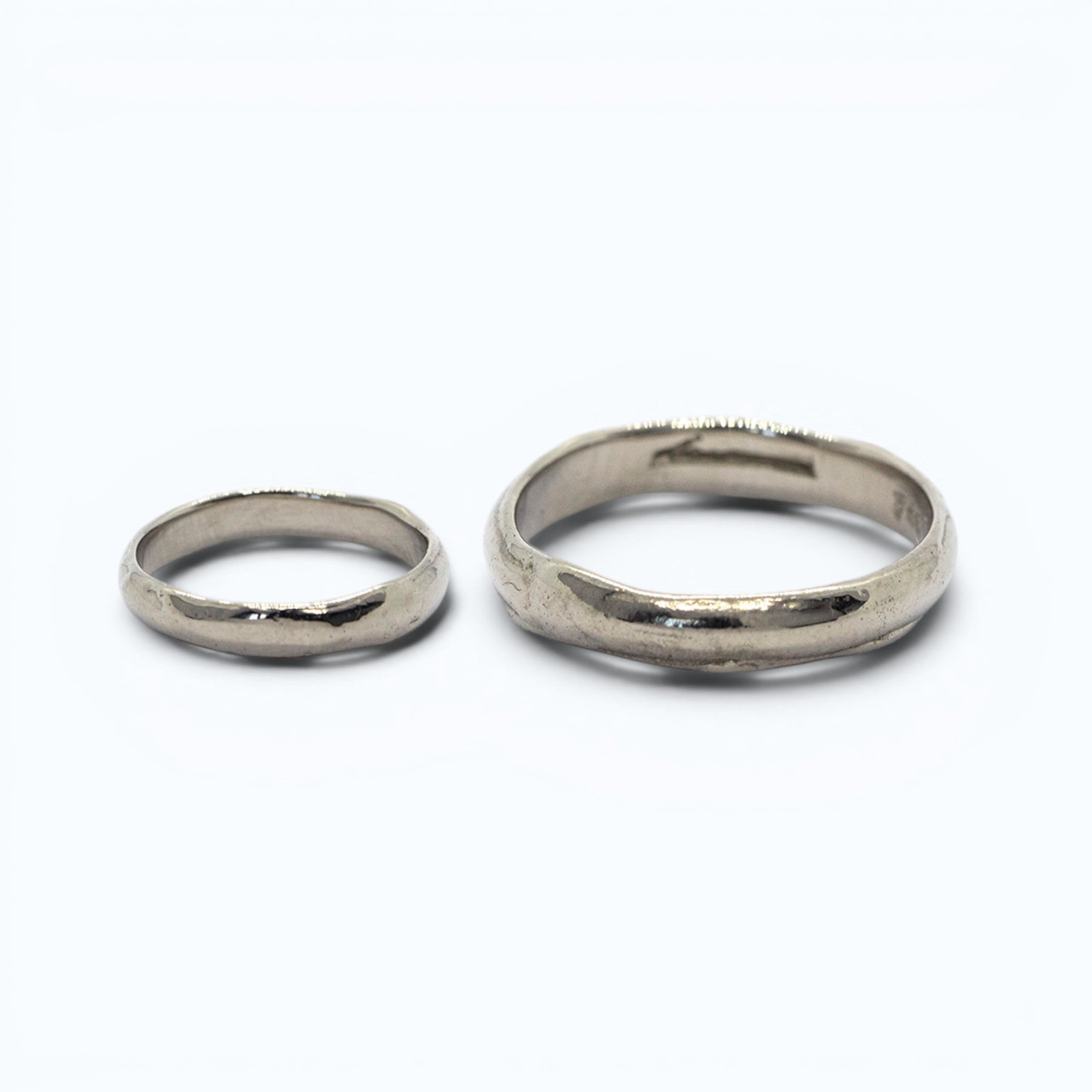 verve hers and his wedding bands in white gold, product image, INNAN Jewellery Berlin
