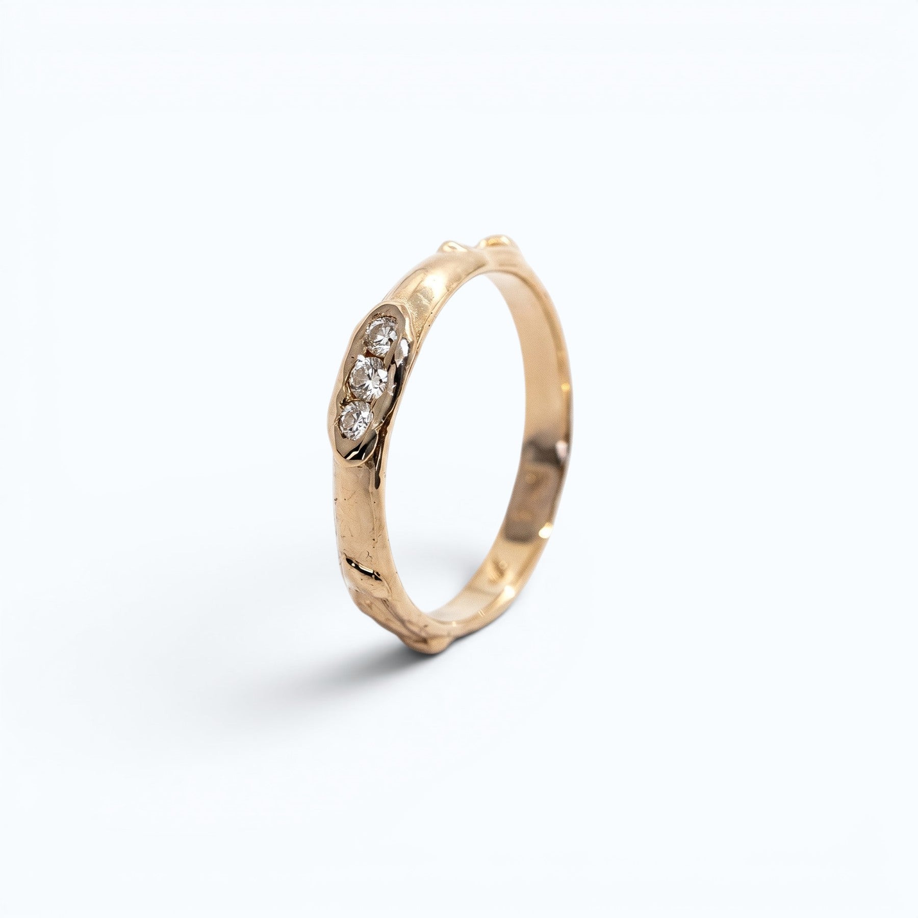 antre wedding ring for her in rose gold with champagne diamonds, product image side view, INNAN Jewellery Berlin