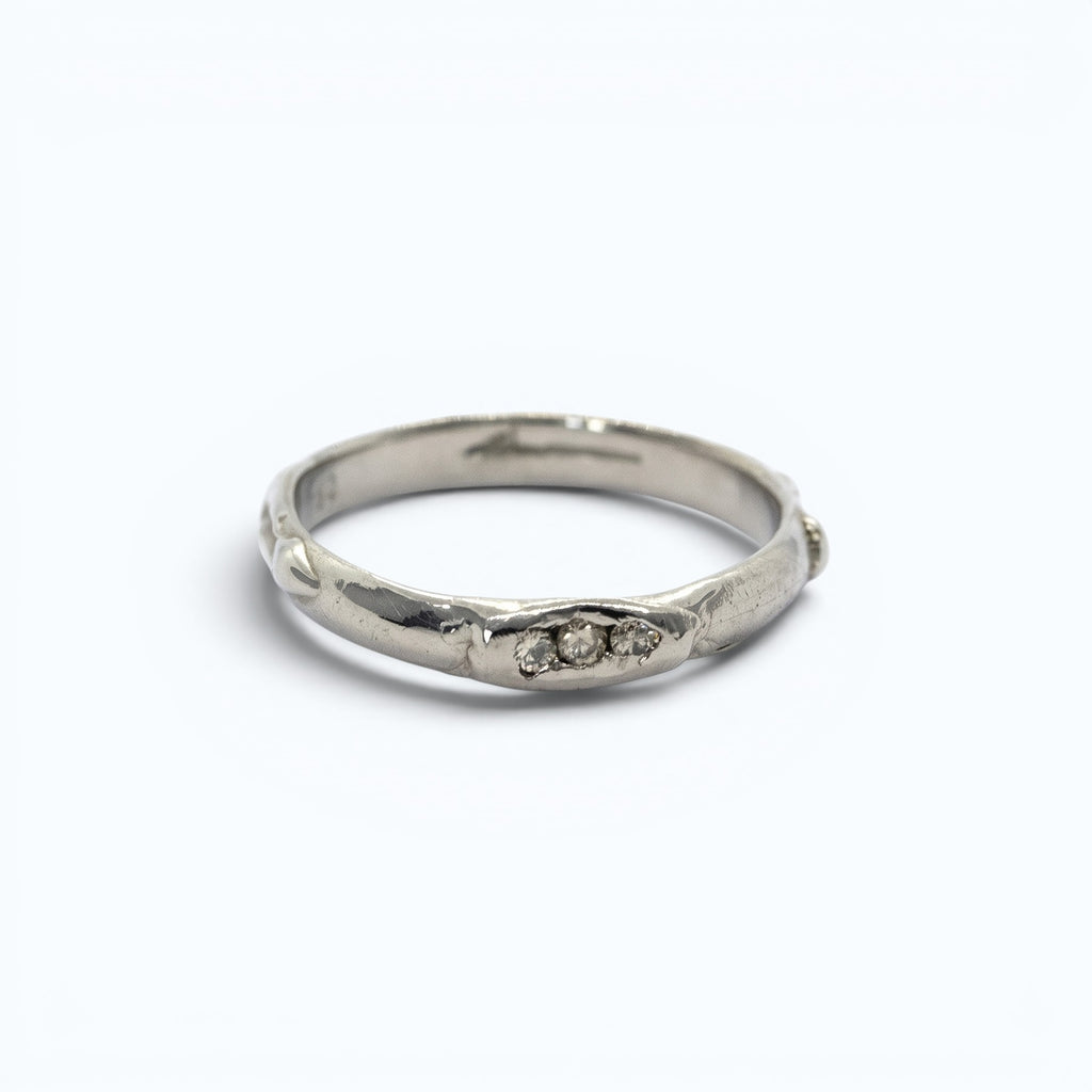 antre wedding ring for her in white gold with champagne diamonds, product image, INNAN Jewellery Berlin
