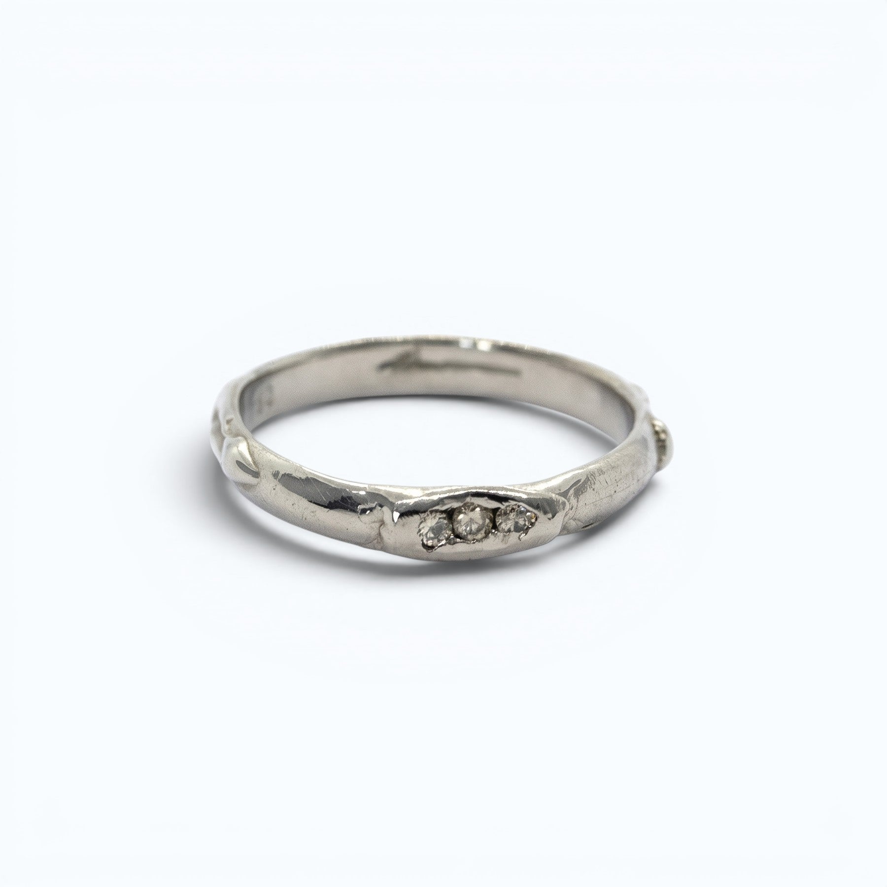 antre wedding ring for her in white gold with champagne diamonds, product image, INNAN Jewellery Berlin