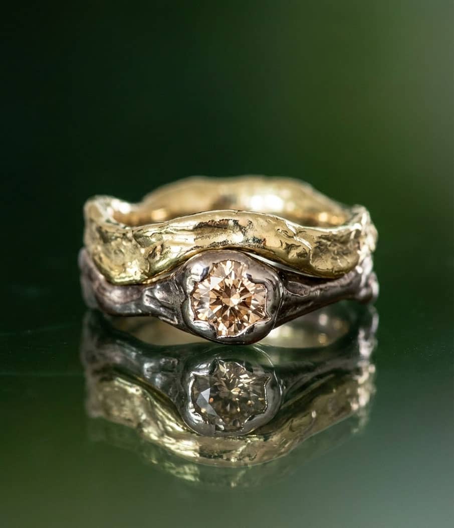Unikat Trauringe aus Gold mit Diamant, als Stack kombiniert