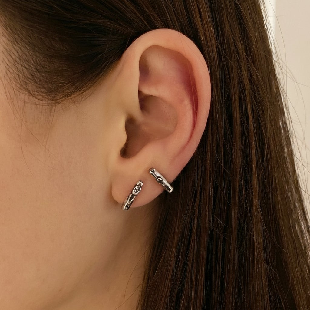 cenote bar earrings in silver with champagne diamond, product image, INNAN Jewellery Berlin