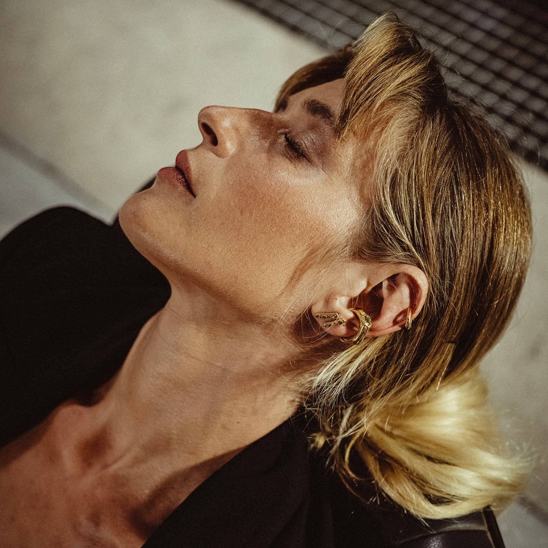 cenote bar earrings in silver, product image, INNAN Jewellery Berlin
