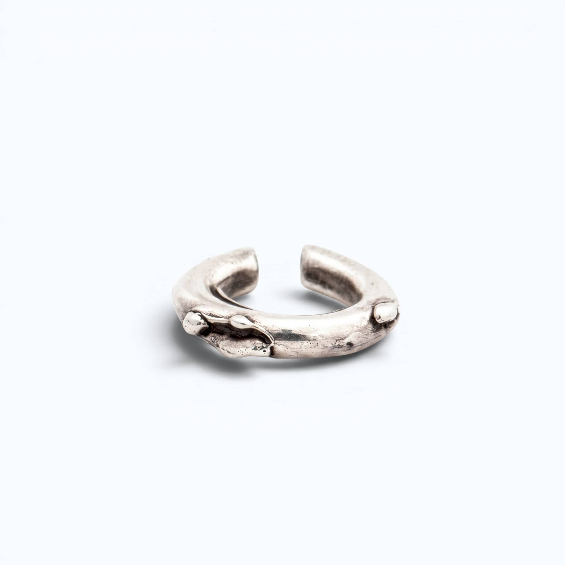silver cenote mini ear cuff, product image, INNAN Jewellery Berlin