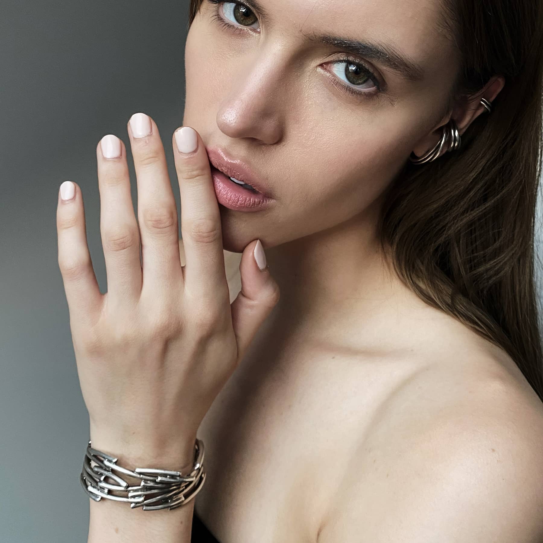 flow bracelet in silver, product image front view, INNAN Jewellery Berlin