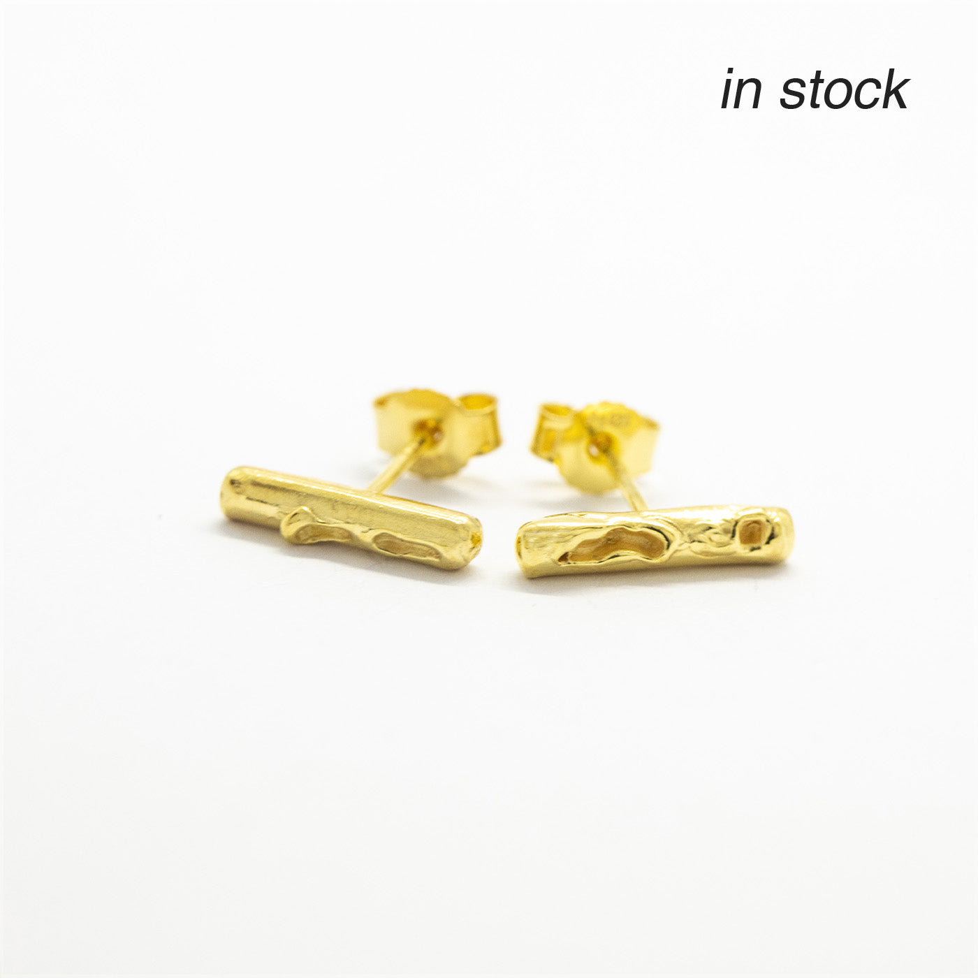 earrings cenote bar silver 18 ct gold plated on the model innan jewellery independent atelier berlin