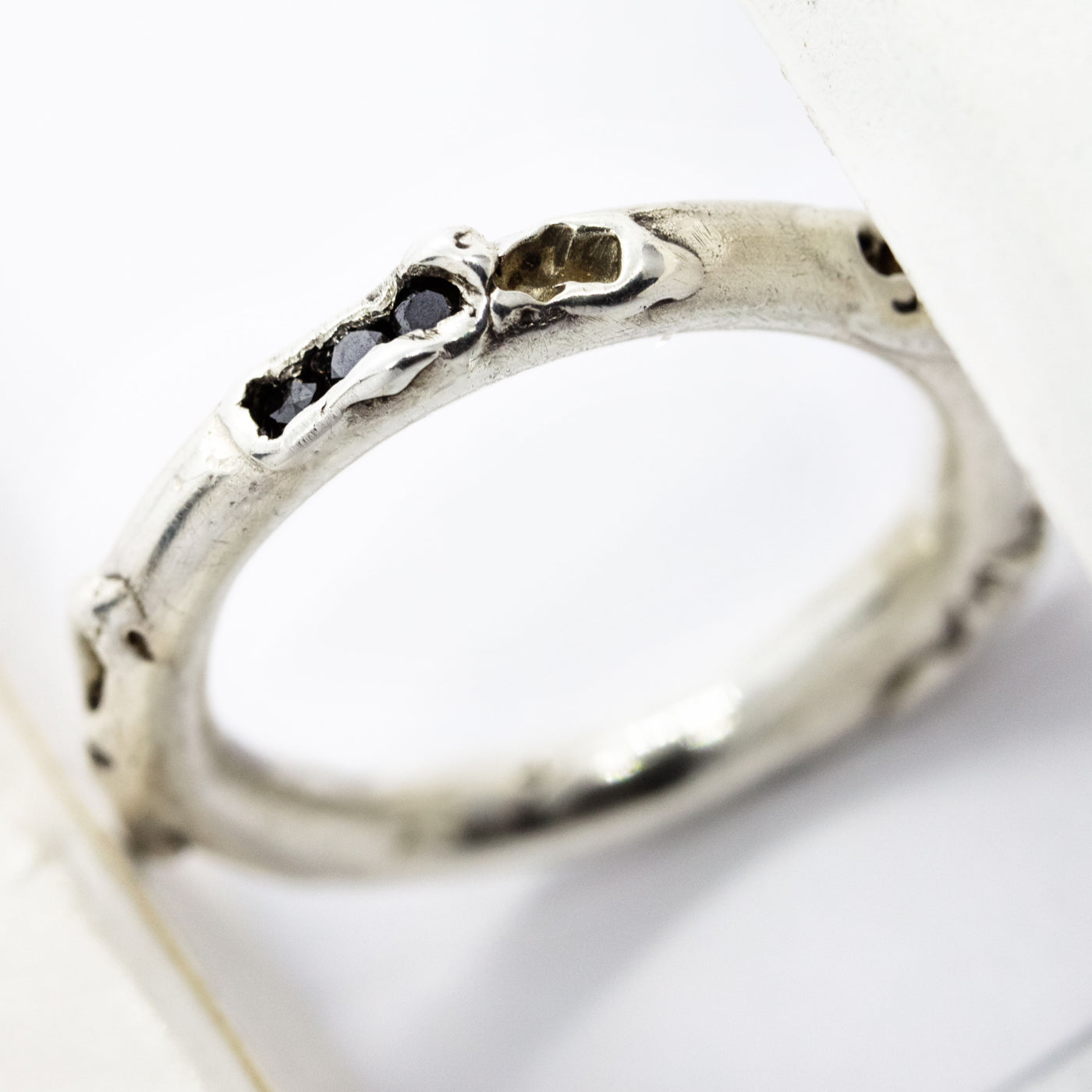 ring antre silver with black diamonds handmade in berlin 2