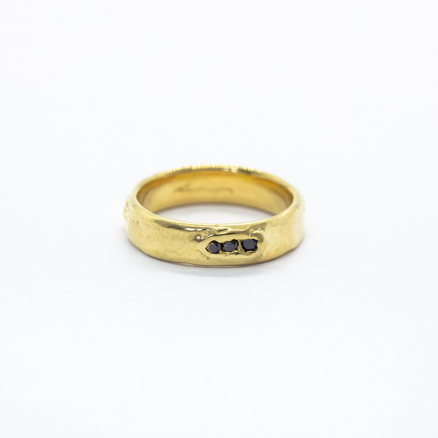 ring asteriae wedding band for her yellow gold black diamonds innan jewellery berlin