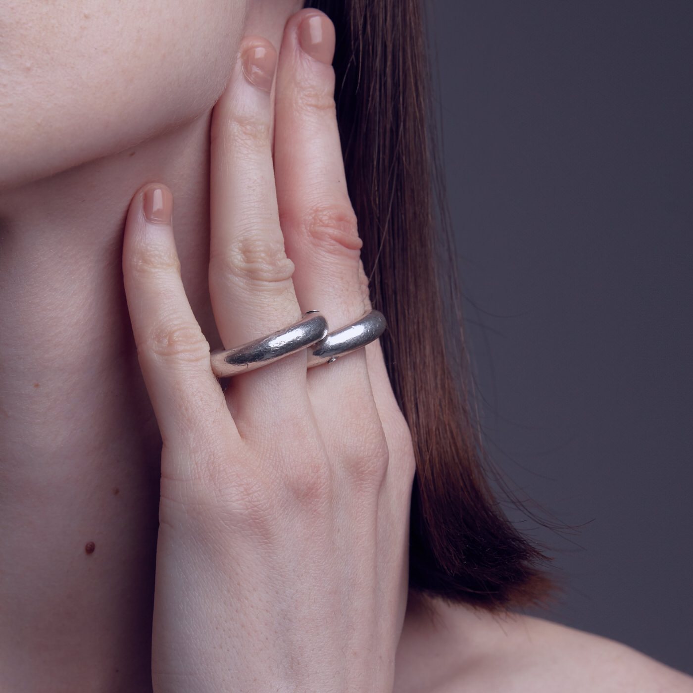 ring bold mechanic silver on the model innan jewellery