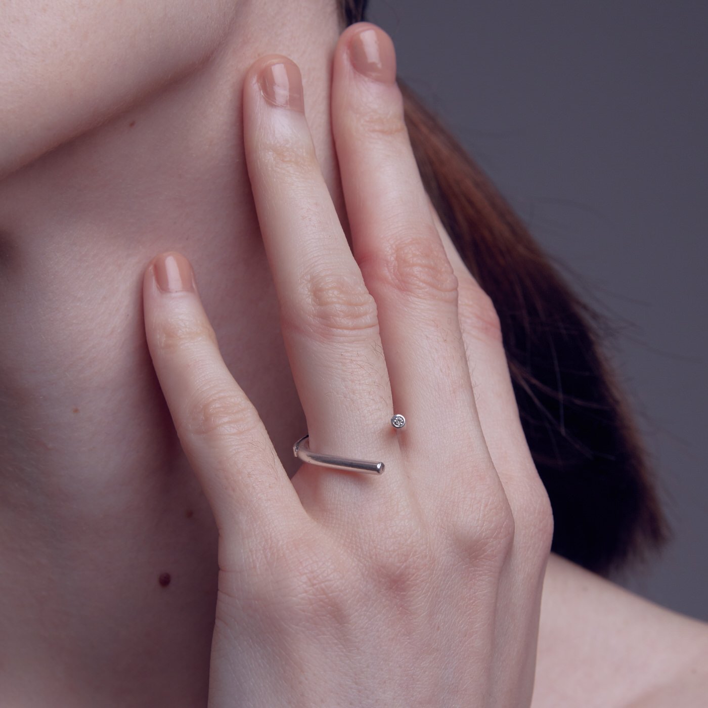 ring chaotic curve silver champagne diamond on the model innan jewellery