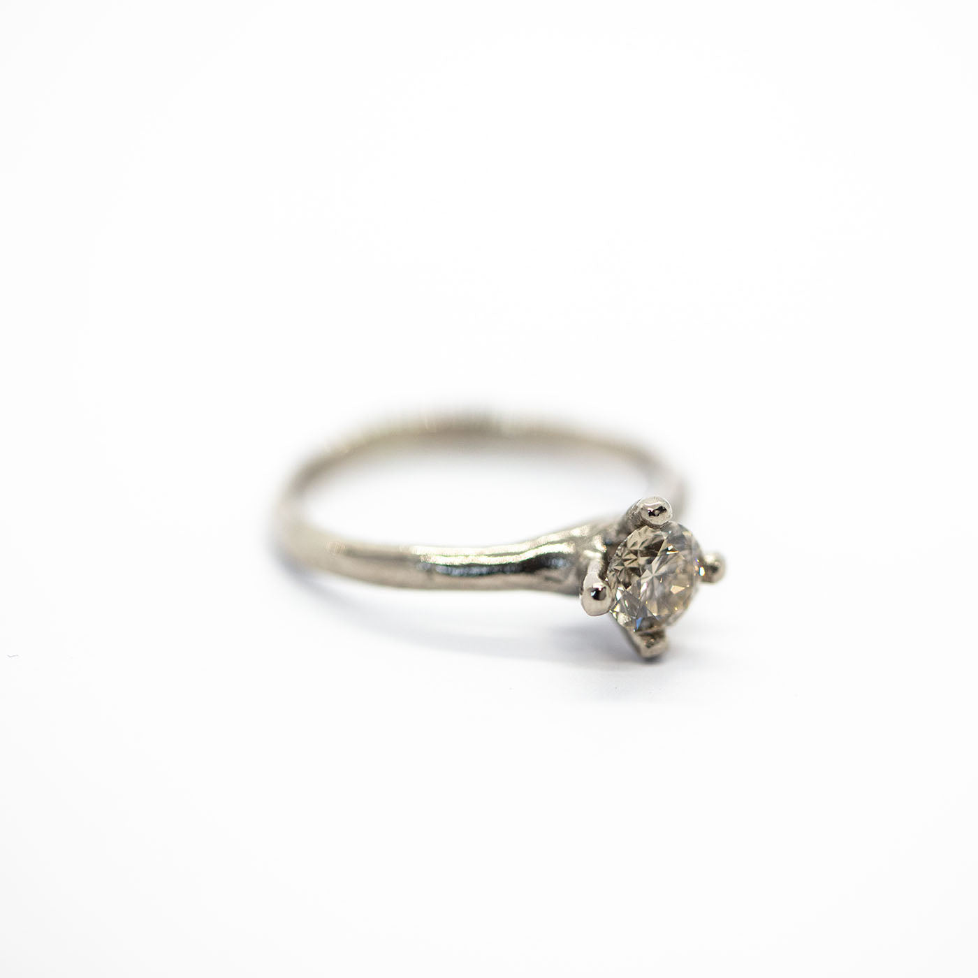 ring erato II W engagement anniversary band for her white gold with 0,7 ct champagne diamond innan jewellery berlin
