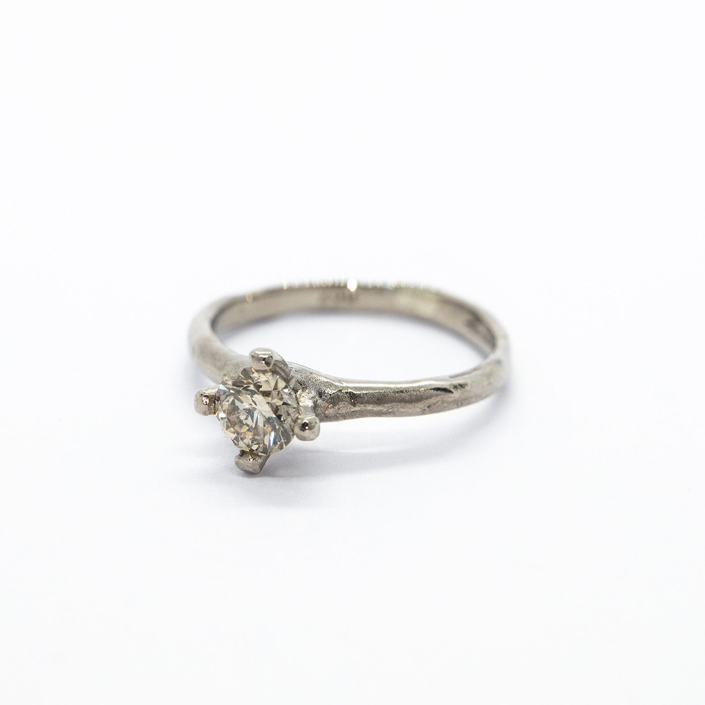 ring erato II W engagement anniversary band for her white gold with 0,7 ct champagne diamond innan jewellery berlin