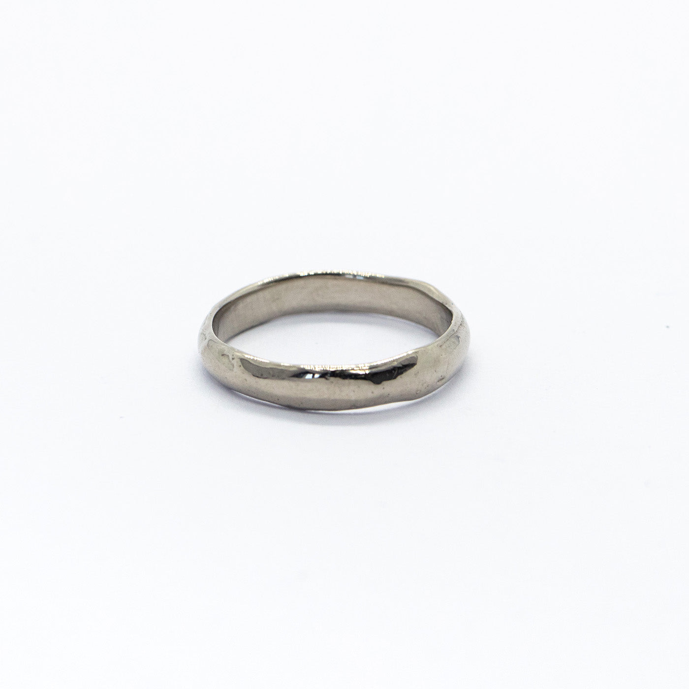 ring verve wedding band for him white gold innan jewellery berlin